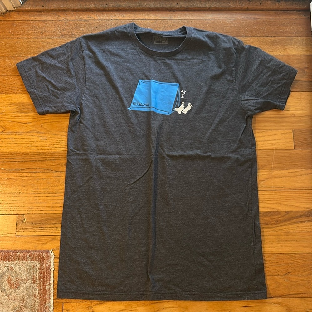 Patagonia Men’s Size XL TShirt Camping - Like New